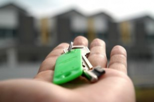 Haustürschlüssel liegt auf der Hand - Schlüsselservice Luzern